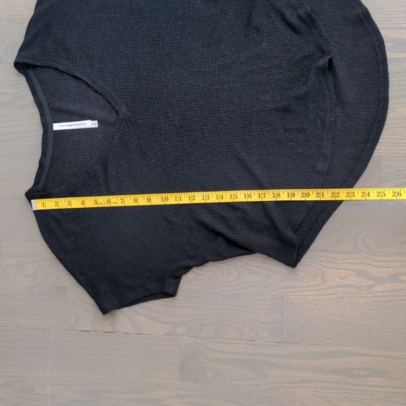 ARITZIA BABATON | T-shirt Oversized Open Knit V-Neck Scoop Hem, Black, Womens XS - Picture 10 of 10